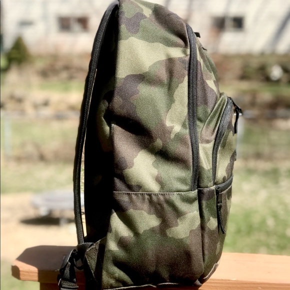 1 Left 5 Star NWT Vans Camo Motive A Tee Backpack - Picture 5 of 8